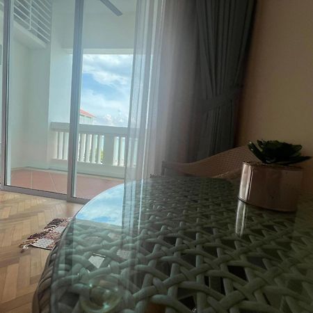 Straits Quay Marina Suites Penang By Aurorahomes Bagan Jermal Eksteriør billede