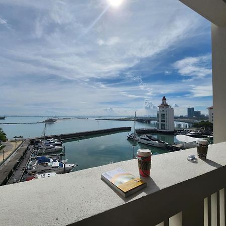 Straits Quay Marina Suites Penang By Aurorahomes Bagan Jermal Eksteriør billede