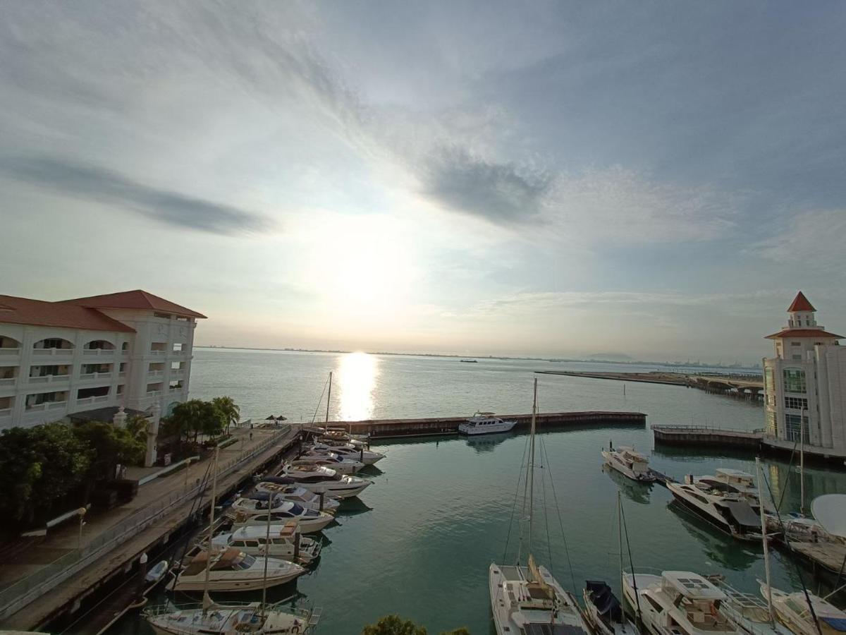 Straits Quay Marina Suites Penang By Aurorahomes Bagan Jermal Eksteriør billede