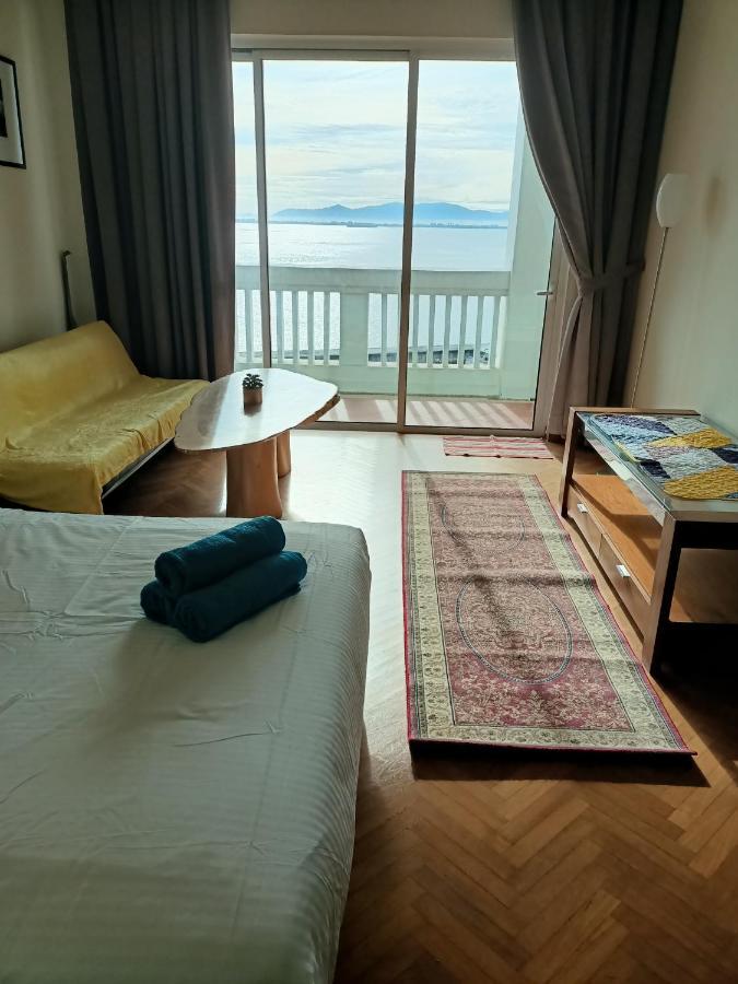 Straits Quay Marina Suites Penang By Aurorahomes Bagan Jermal Eksteriør billede
