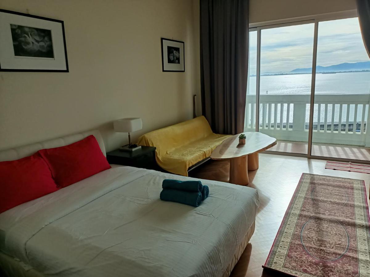 Straits Quay Marina Suites Penang By Aurorahomes Bagan Jermal Eksteriør billede