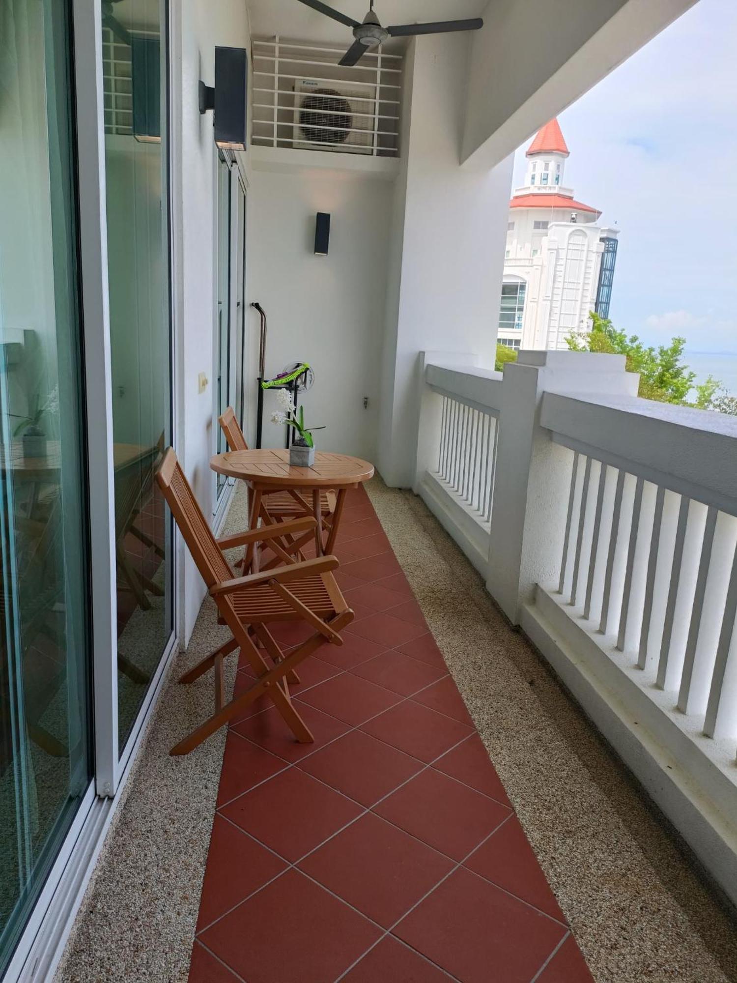Straits Quay Marina Suites Penang By Aurorahomes Bagan Jermal Eksteriør billede