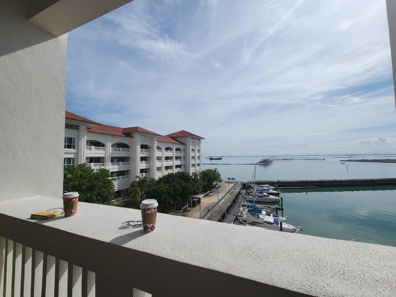 Straits Quay Marina Suites Penang By Aurorahomes Bagan Jermal Eksteriør billede